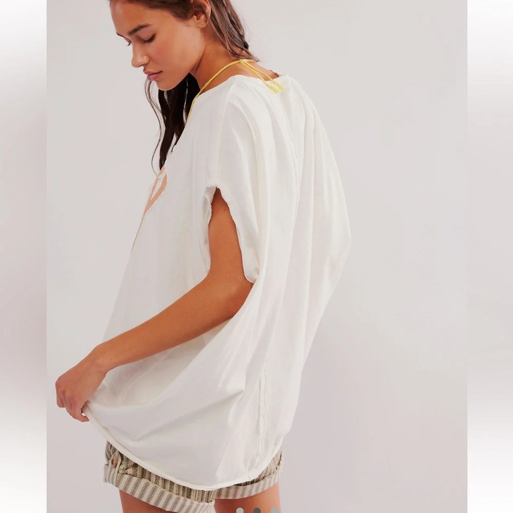 Free People Ragabond Studios Salty Shasta Tee in Vintage White NWOT - Picture 3 of 10